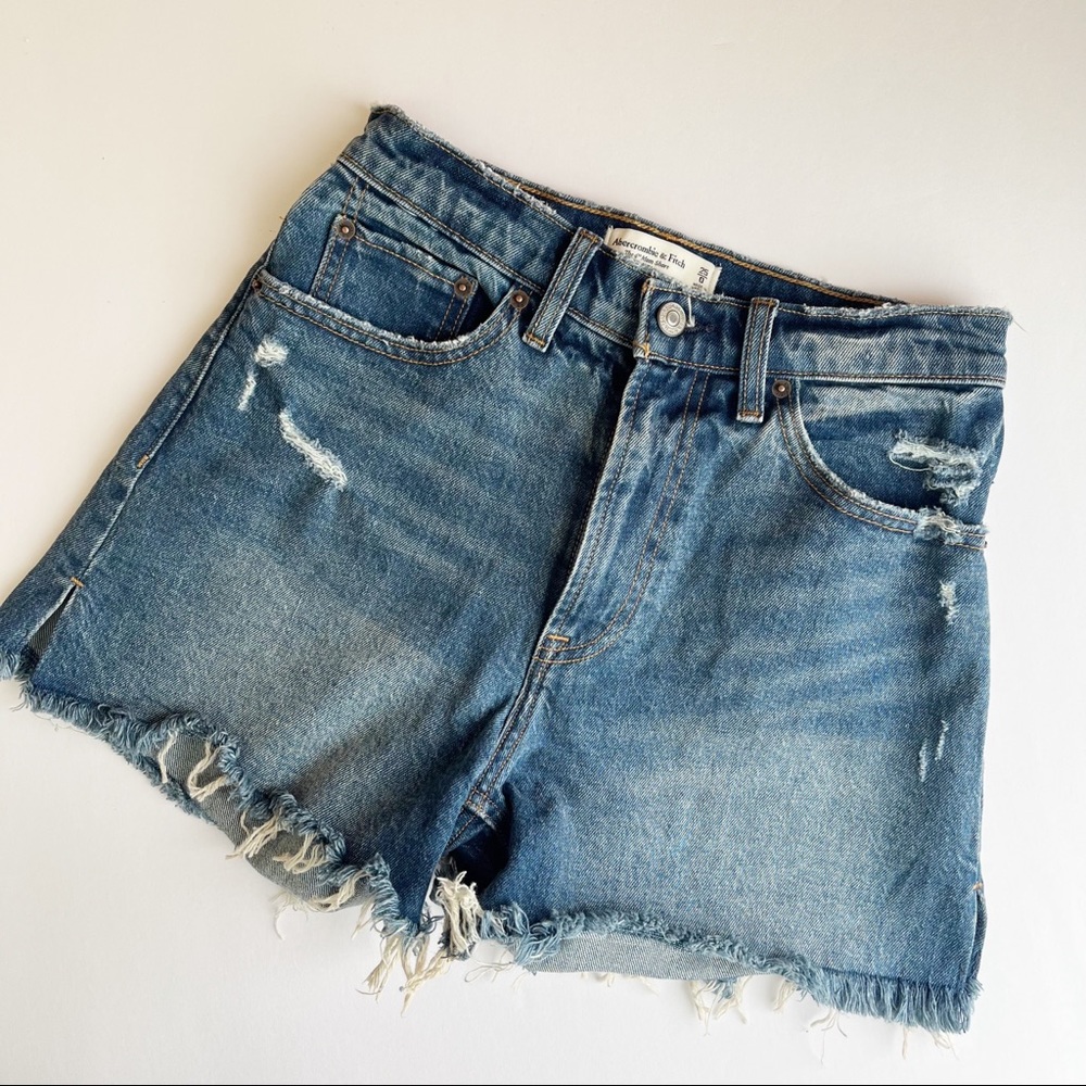 Abercrombie & Fitch Curve Love High Rise 4 Inch Mom Short Size 25